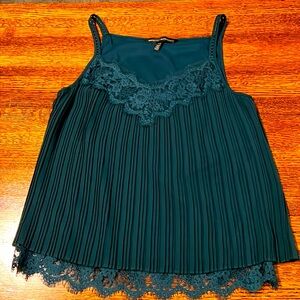 White House Black Market Camisole Crepe Pleats Lace  Trim Deep Teal Green SZ XSP